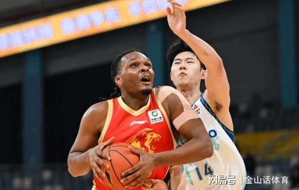 世界杯直播软件安装-有意思！兄弟俩同台，哥哥0分，正负值+12；弟弟16分，正负值-20