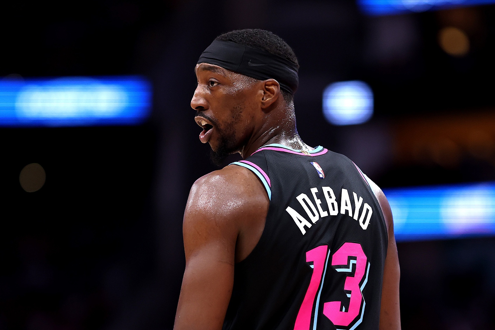 世界杯移动端观看-毫无状态！阿德巴约半场出战20分钟 6中1&amp;三分5中0